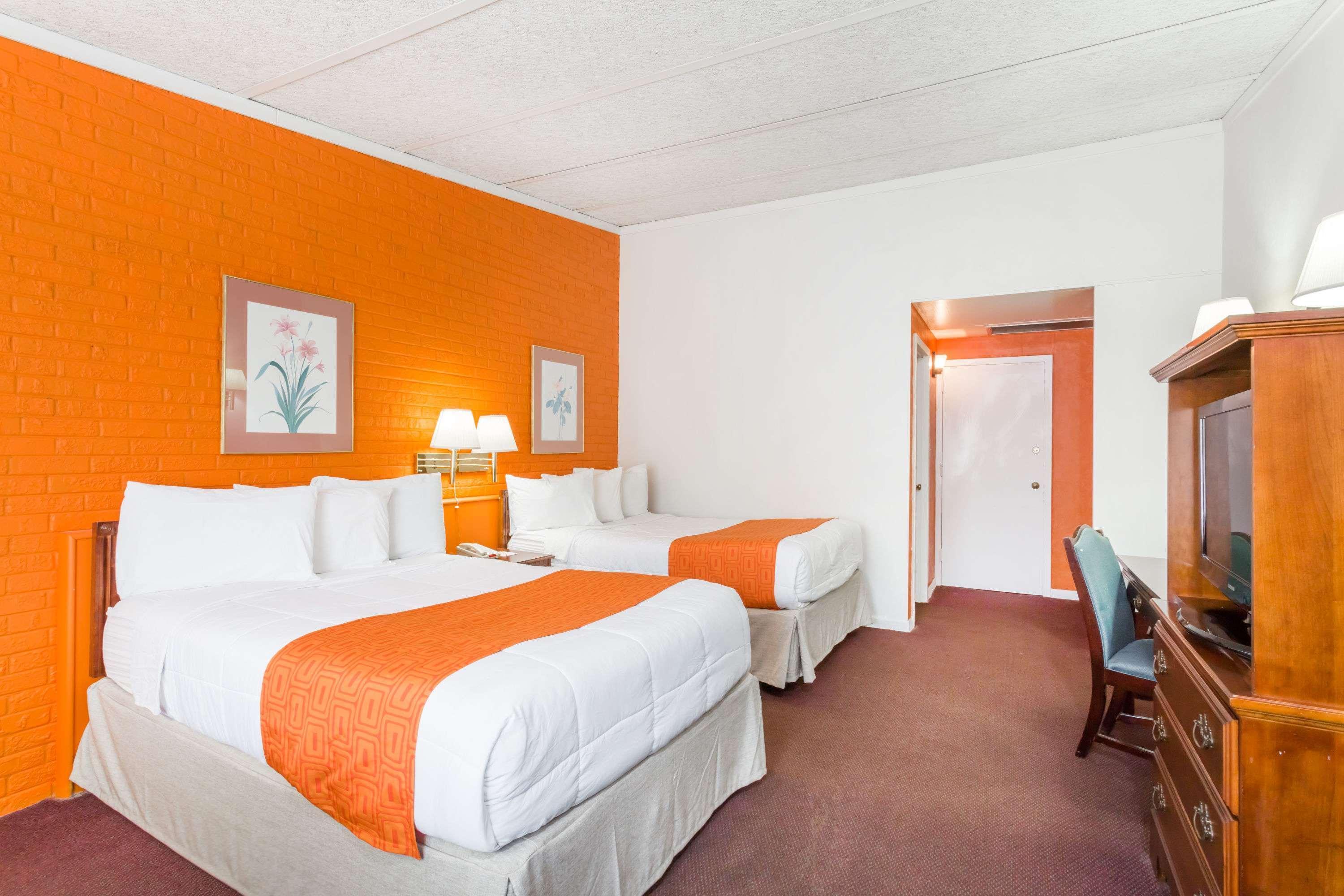 Howard Johnson By Wyndham Daleville/Roanoke North Exterior photo