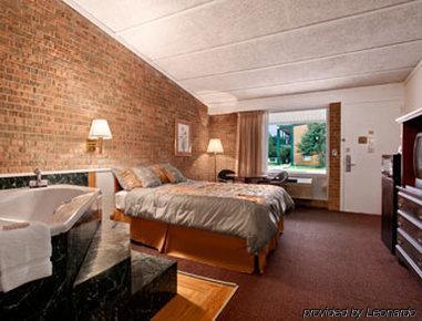 Howard Johnson By Wyndham Daleville/Roanoke North Room photo